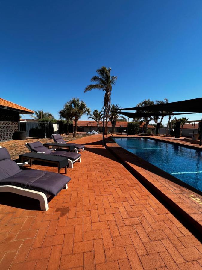 Hospitality Port Hedland Motel Bagian luar foto